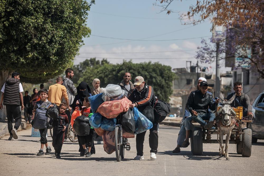 Des milliers de personnes sont contraintes de fuir alors que l'offensive militaire israélienne s'intensifie et que l'aide est bloquée à Rafah