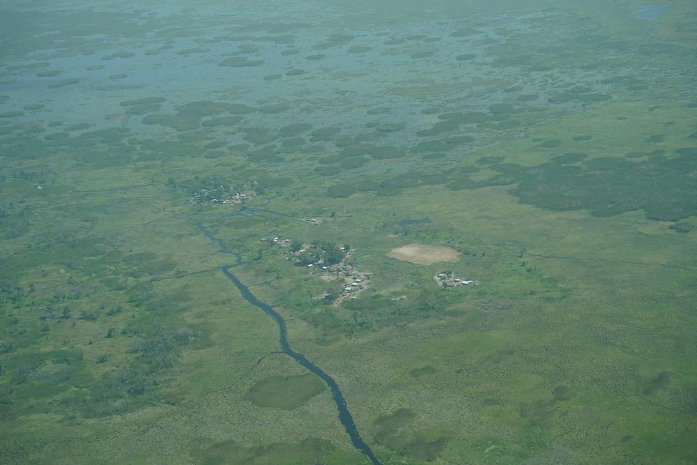 Vue aérienne du comté de Fangak dans l'État de Jonglei. En raison d'années consécutives d'inondations, de nombreuses régions du Sud-Soudan ont été submergées par les eaux ou transformées en îles. © Gale Julius Dada/MSF