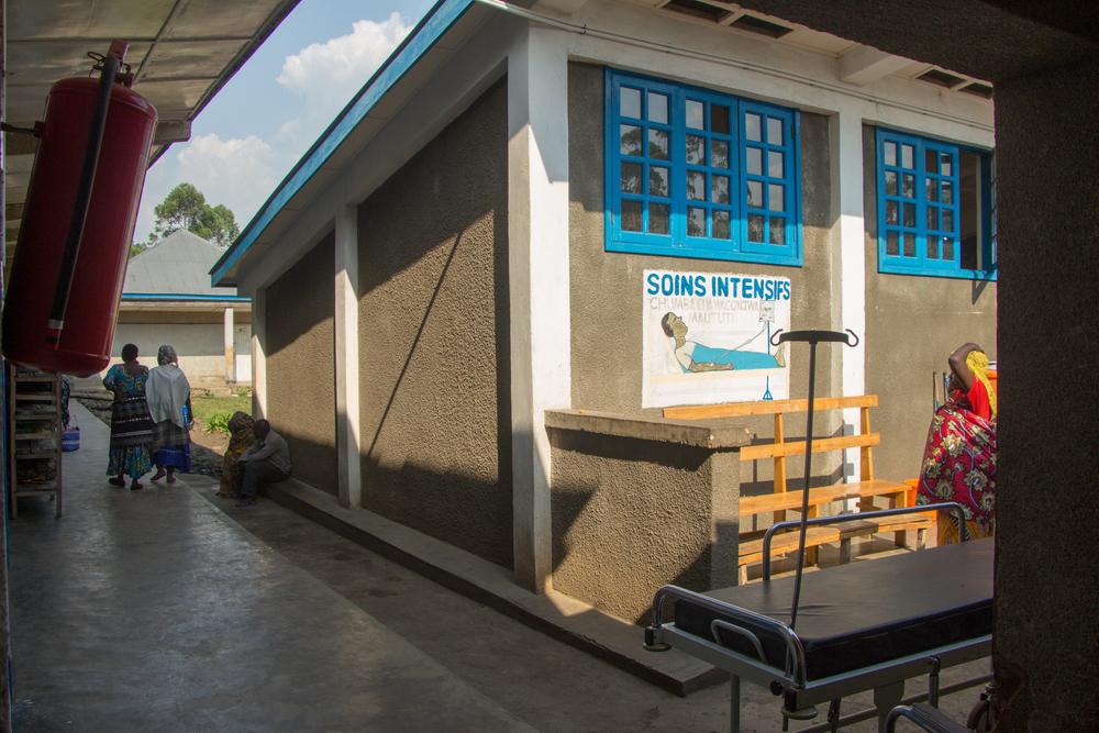Vue du bâtiment de l'unité de soins intensifs de l'hôpital général de référence de Mweso, au Nord-Kivu © Laora Vigourt/MSF