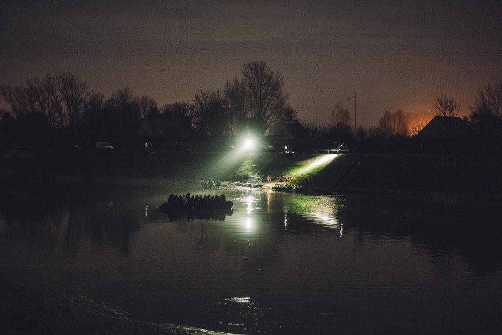 Pendant la nuit du mercredi 24 et du jeudi 25 janvier, une petite embarcation semi-rigide (appelée aussi « small boat ») quittait le canal de Gravelines, près de Grand-Fort-Philippe, dans le nord de la France, en direction de l’Angleterre © Stéphane Lavoué