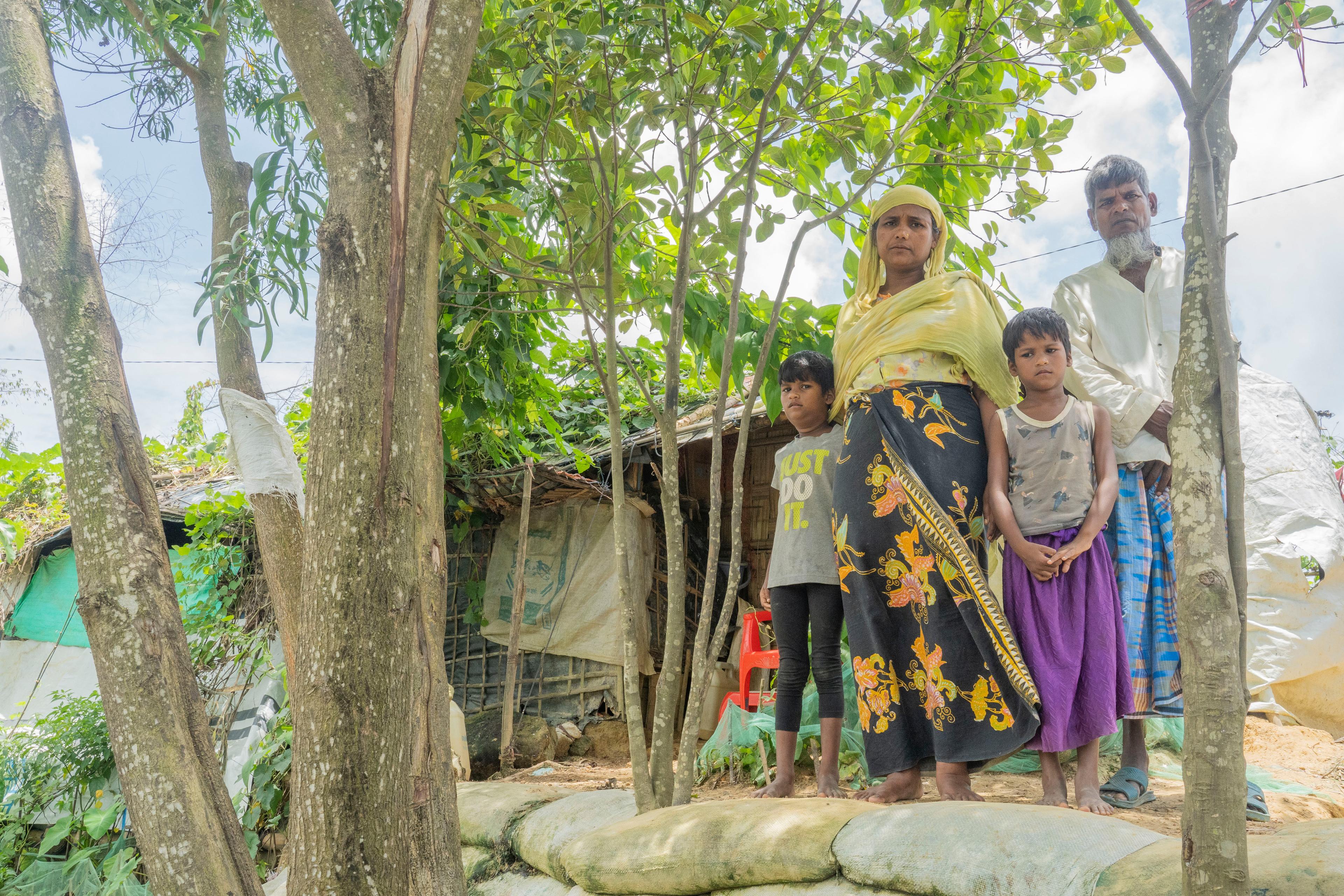 Tayeba Begum, réfugiée Rohingya et sa famille. 