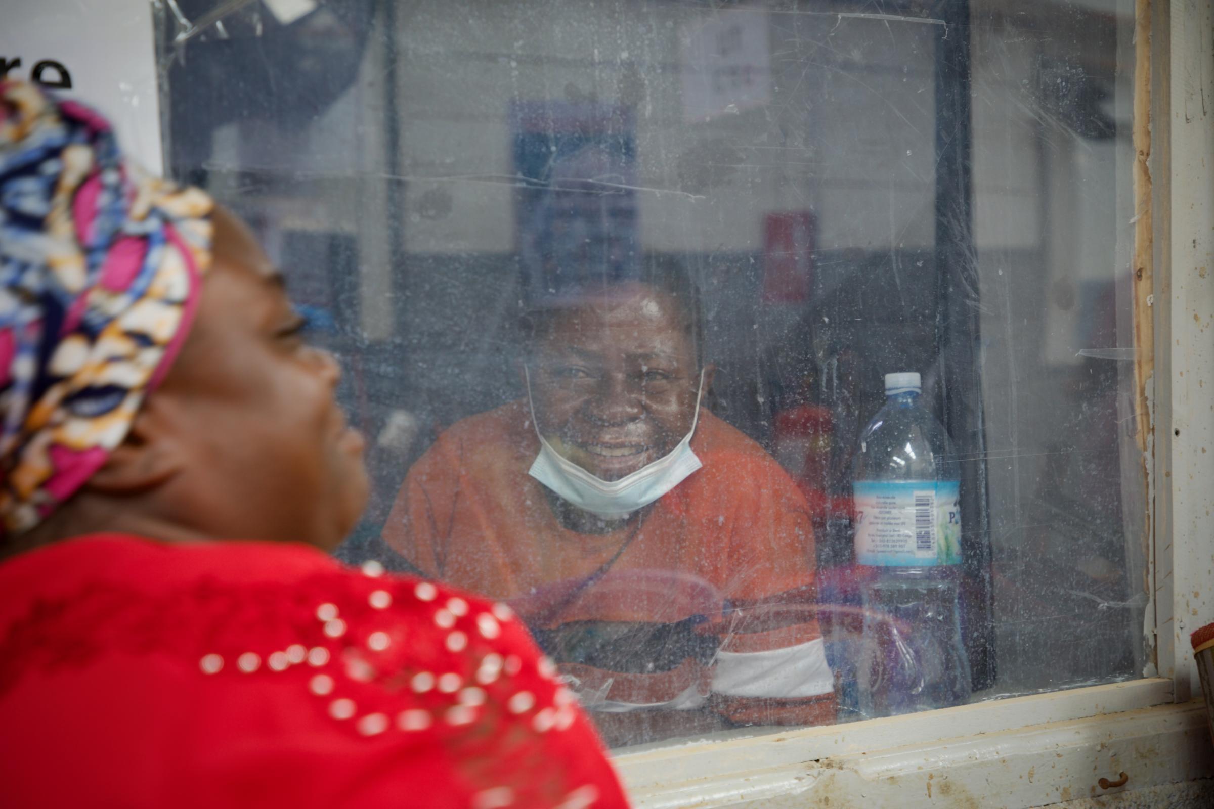 Accompagner les patients et leurs proches face à la maladie Ebola