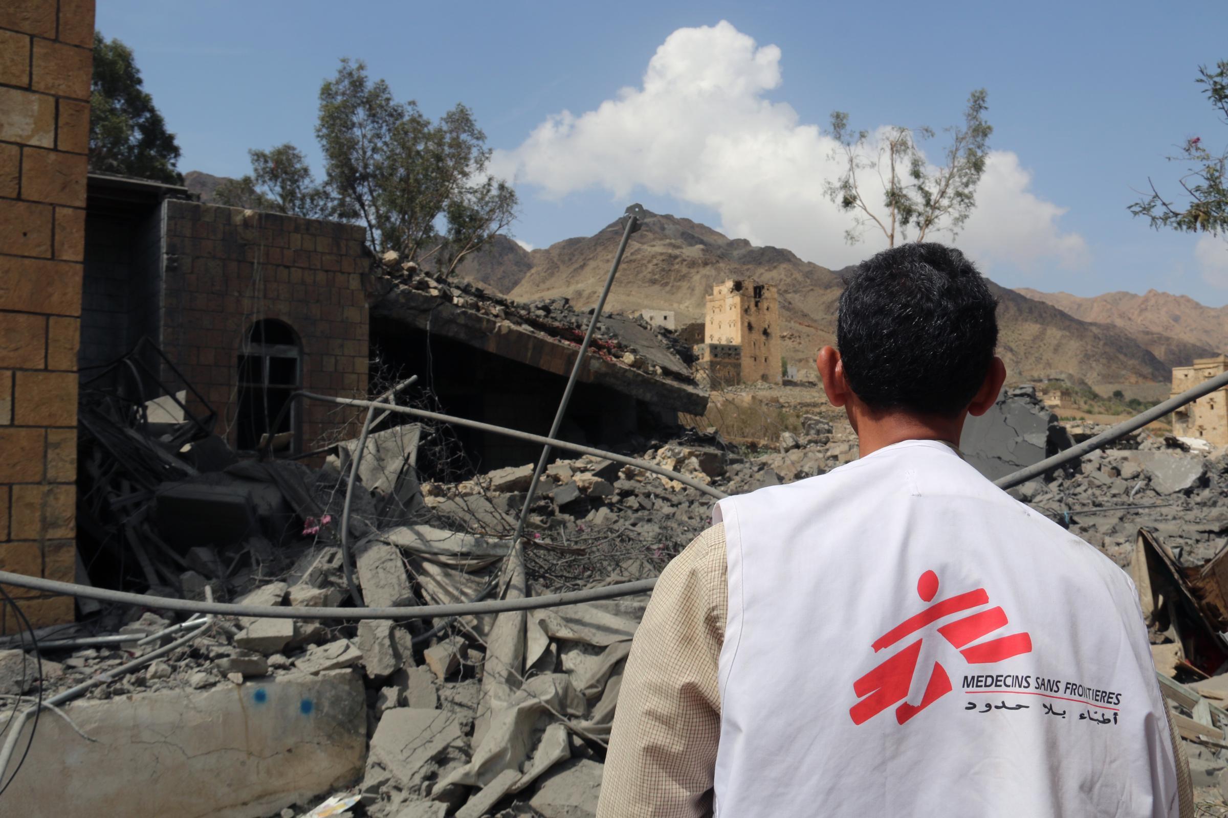 L'hôpital de Haydan soutenu par MSF dans le nord du Yémen a été touché par plusieurs frappes aériennes et complètement détruit. Octobre 2015. Yémen.